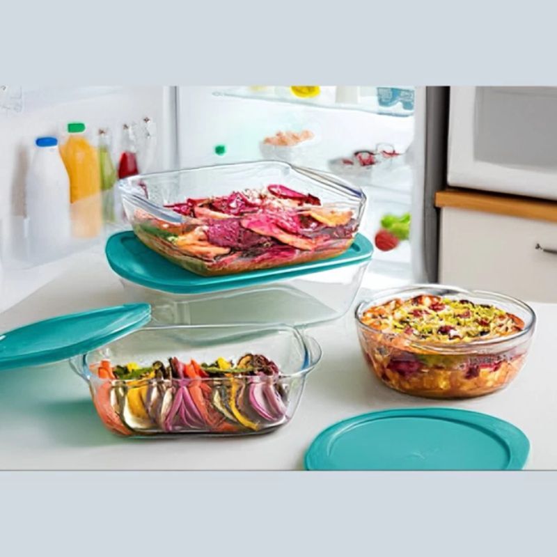 Pyrex Cook & Store Rectangular Dish with Plastic Lid 0.75 Litre